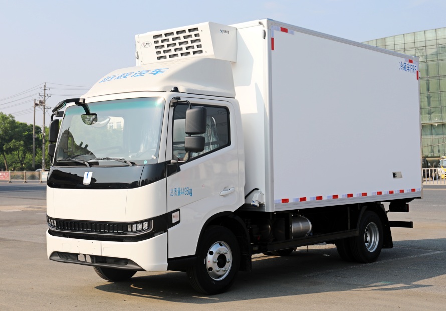4.2米吉利純電動100.46度電續航280公里冷藏車